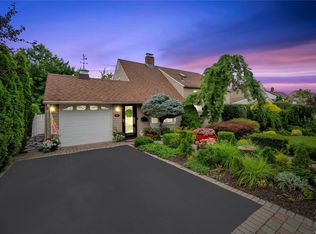 52 Jester Ln, Levittown, NY 11756