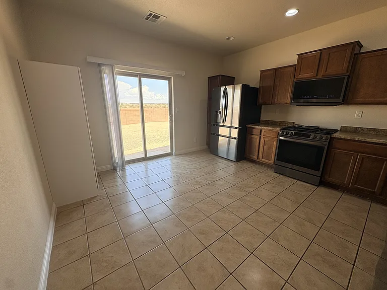 1 El Camino Loop NW — Photo 10