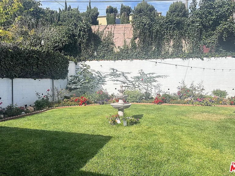 5928 S La Brea Ave — Photo 12