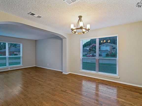 5th image of 2801 Waverly Rd