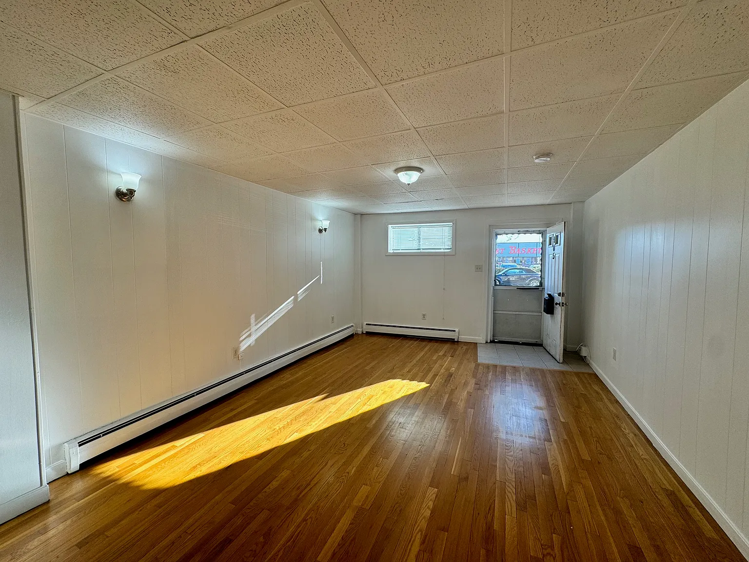 Studio, 450 sqft, $1,900 — Photo 2