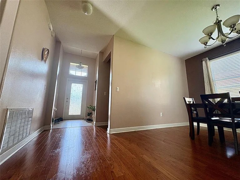 10525 Palm Cove Ave — Photo 6