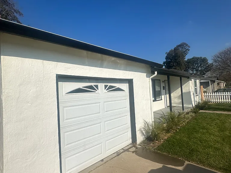 2319 Carol St — Photo 2