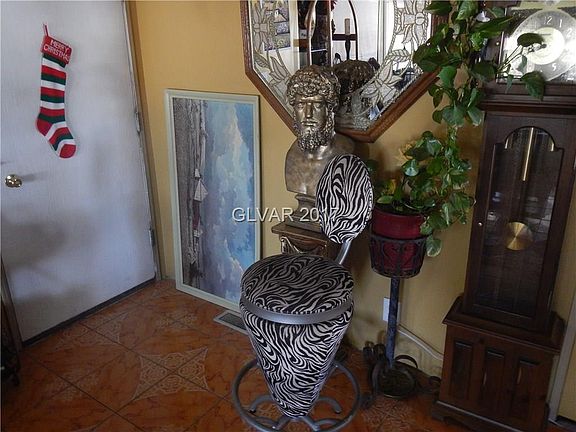 4th image of 3342 Montego Dr