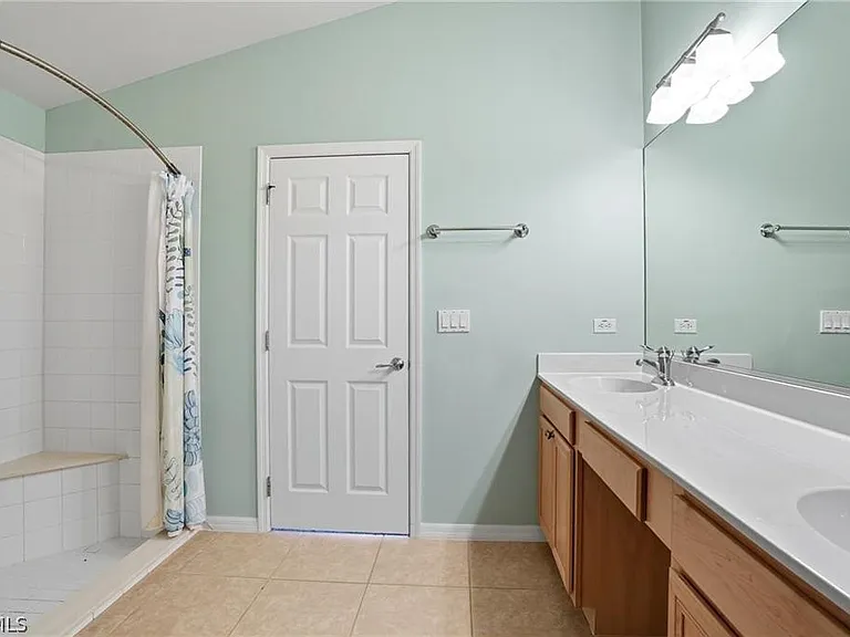 2427 Woodbourne Pl — Photo 16