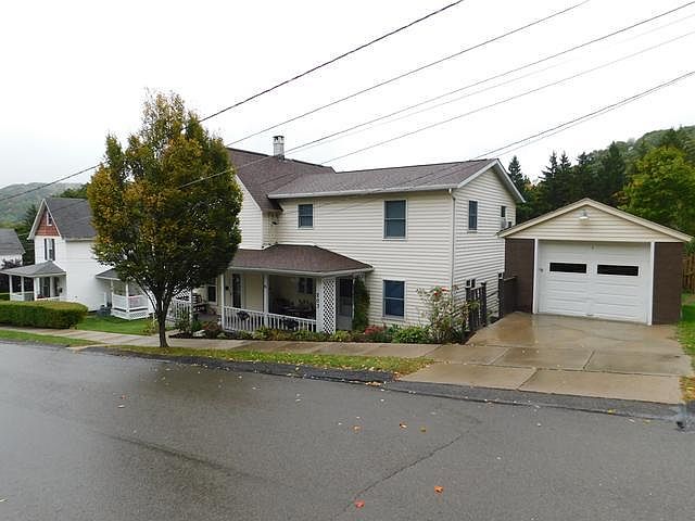 2nd image of 203 Center St