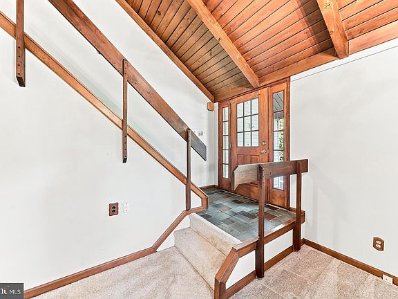 4th image of 2758 Newark Rd