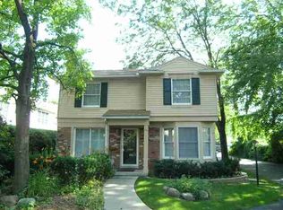 980 Vernier Rd, Grosse Pointe, MI 48236