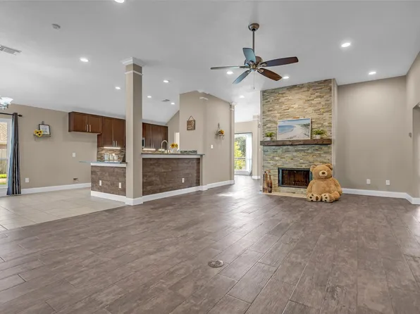 11506 Faulkey Gully Cir, Houston, TX 77070