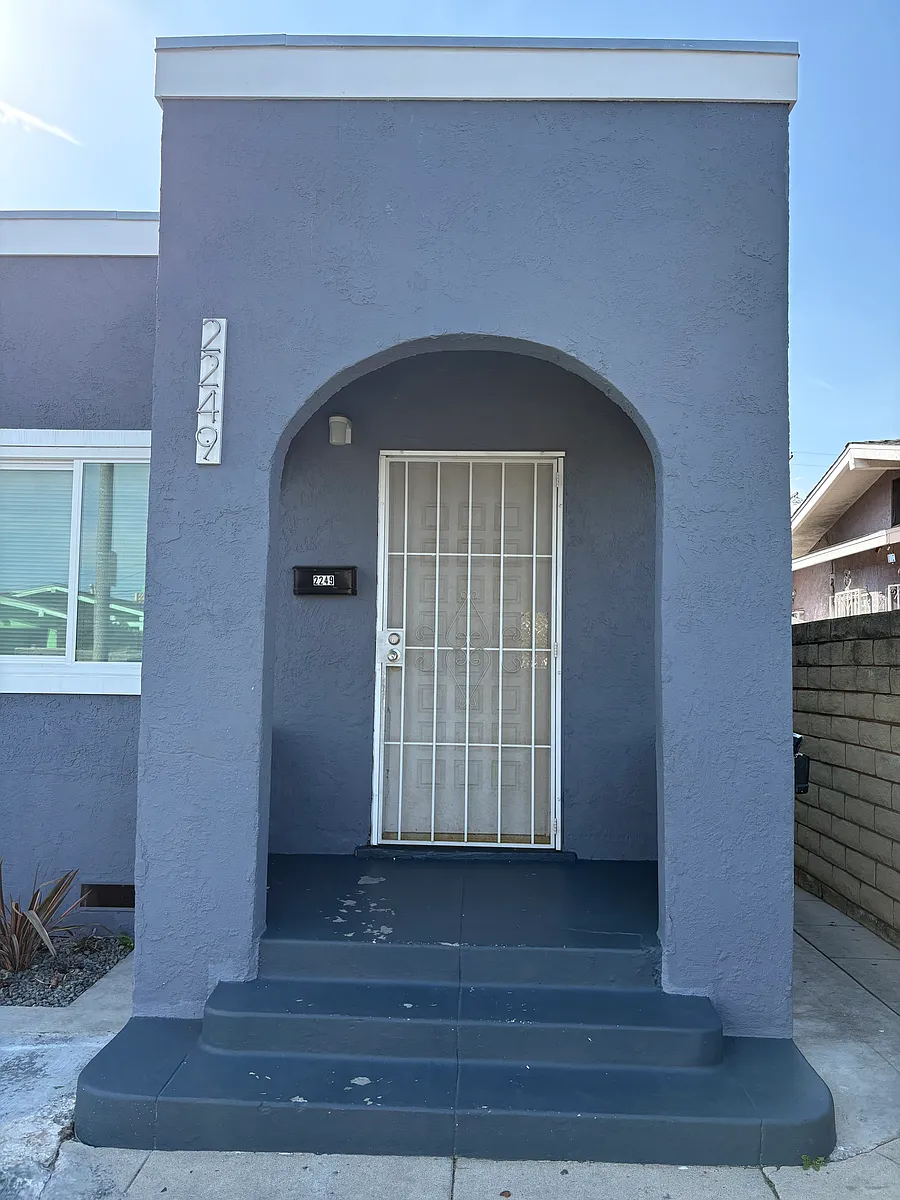 Building Photo - 2249 Myrtle Ave #2249