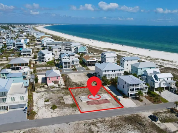 117 41st St, Mexico Beach, FL 32456