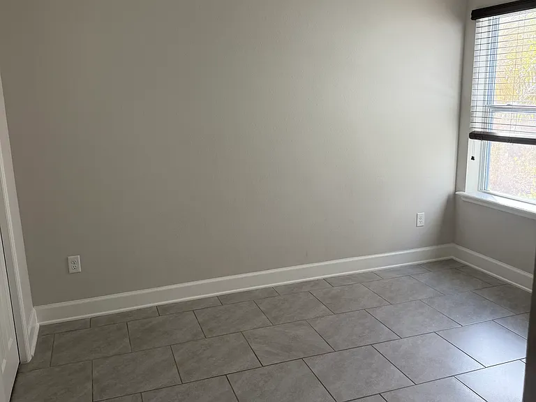 110 Foxcross Ave — Photo 13
