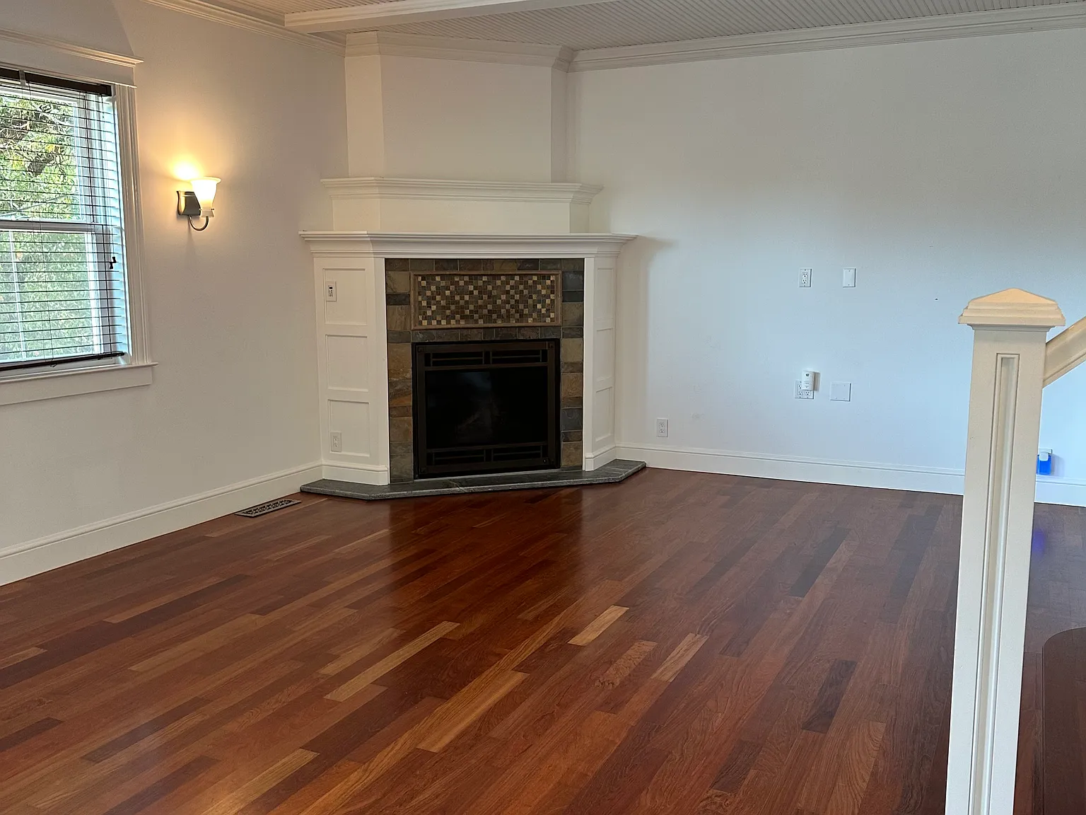 4 bed, 3.5 bath, 2760 sqft, $7,500 — Photo 2