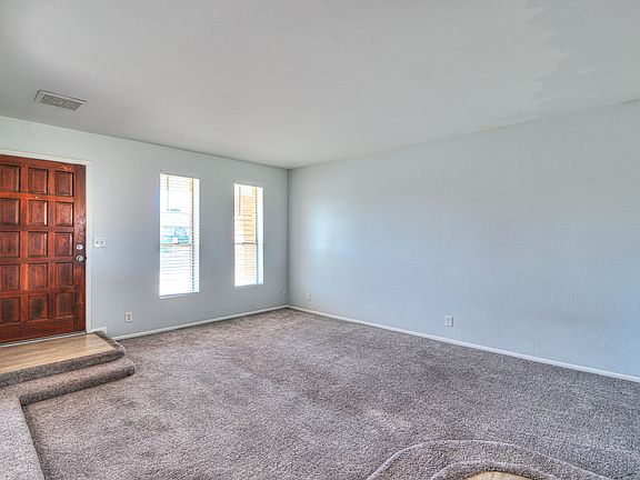 4th image of 1066 E Glade Ave