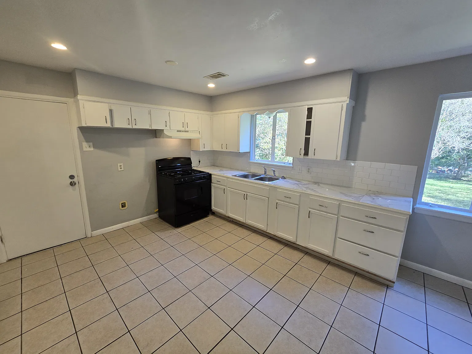 Lovely 3 bedroom, 1 bathroom home! — Photo 4