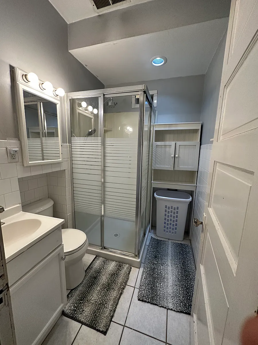 Building Photo - 2846 W 40th St #2