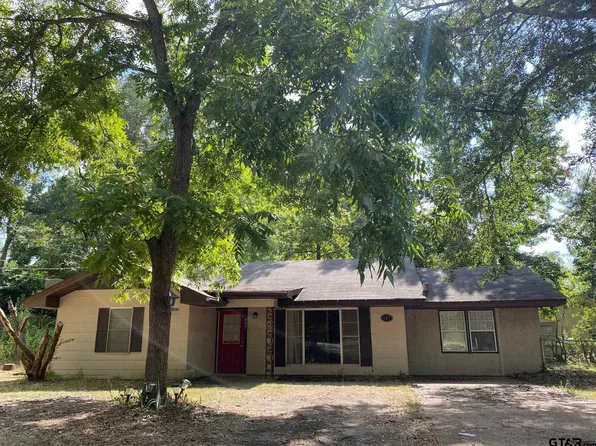 407 W Henderson St, Overton, TX 75684