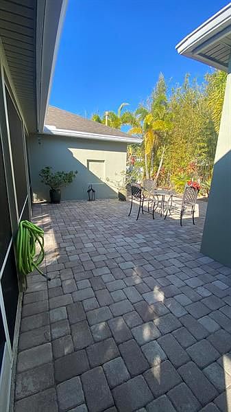 1st image of 10511 SW West Park Ave