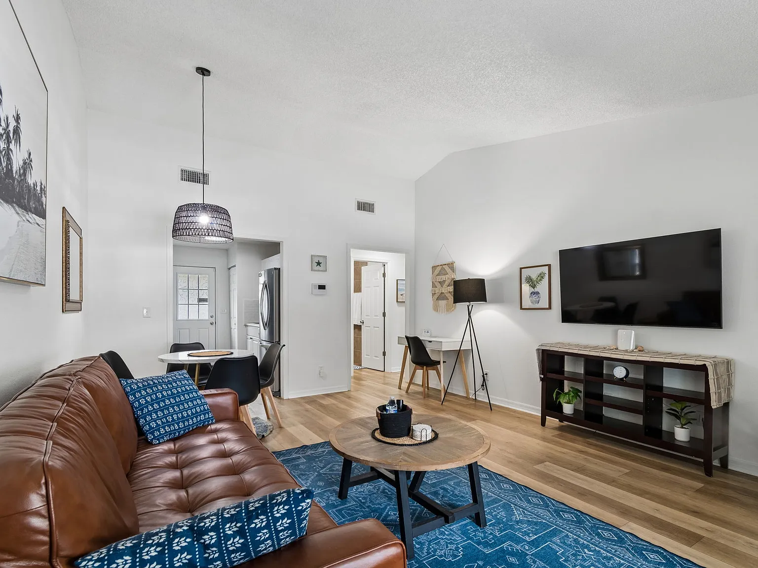 2 bed, 1100 sqft, $1,850 — Photo 3