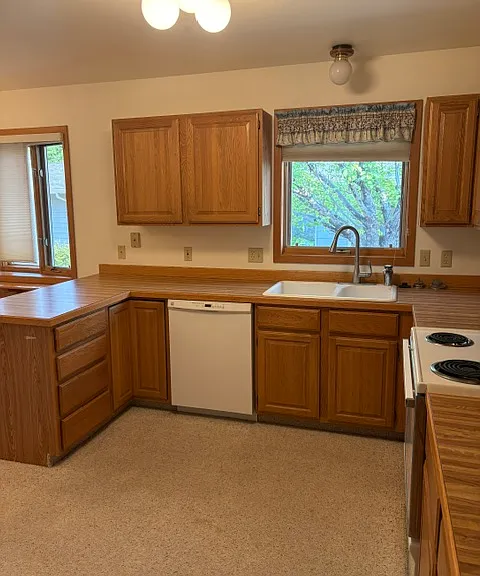 518 Saddle Dr — Photo 3