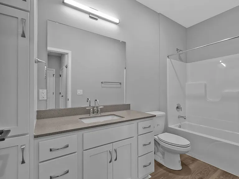 The Creek Apartments — Photo 6