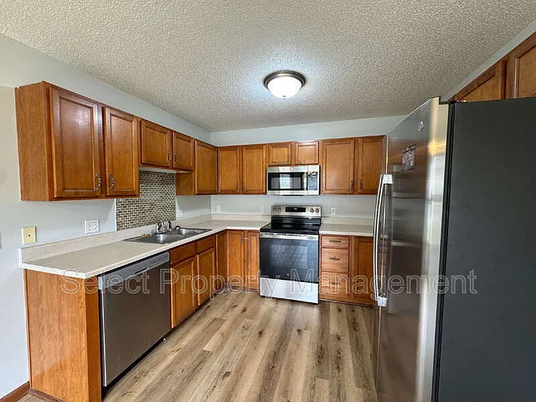 829 Willen Ln — Photo 4