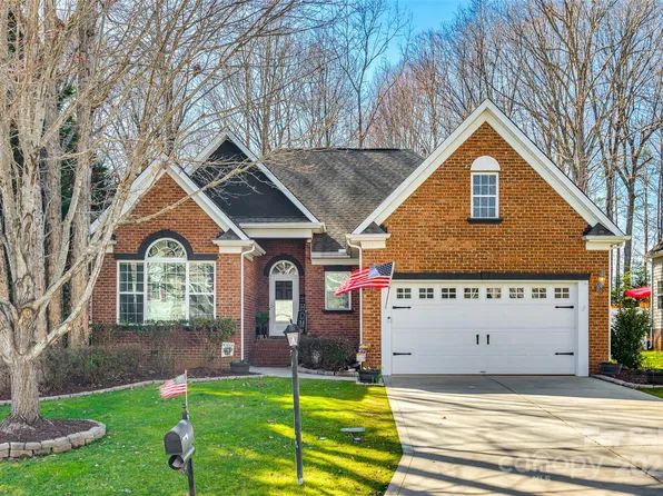 2131 Eskridge Ter, Clover, SC 29710