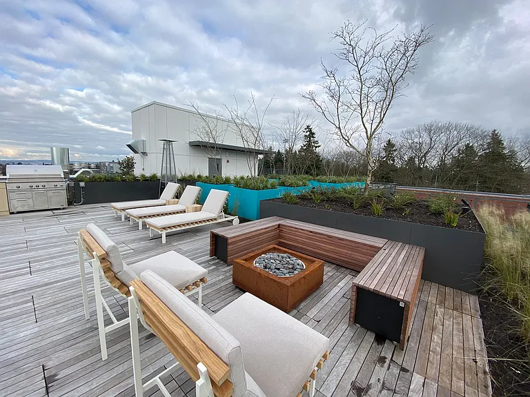 Luna West Seattle — Photo 11