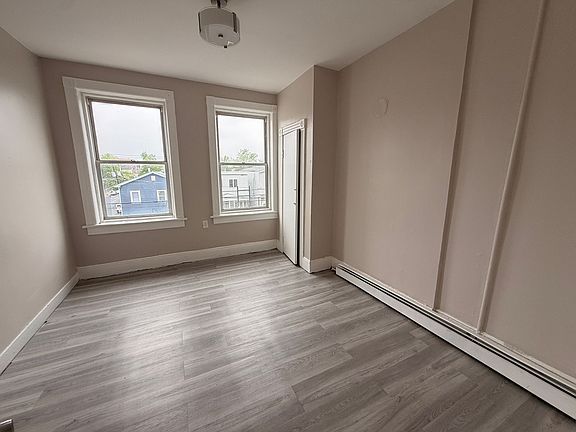3rd image of 89 E 25th St #13E