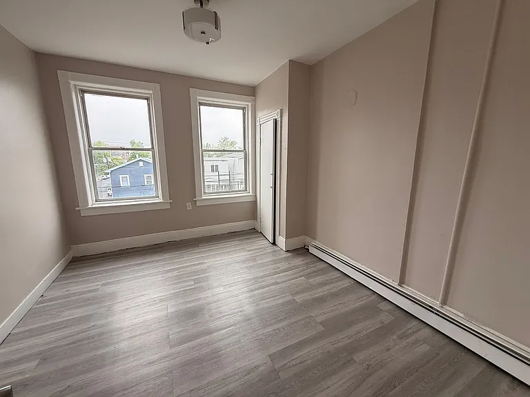 89 E 25th St #13E — Photo 3