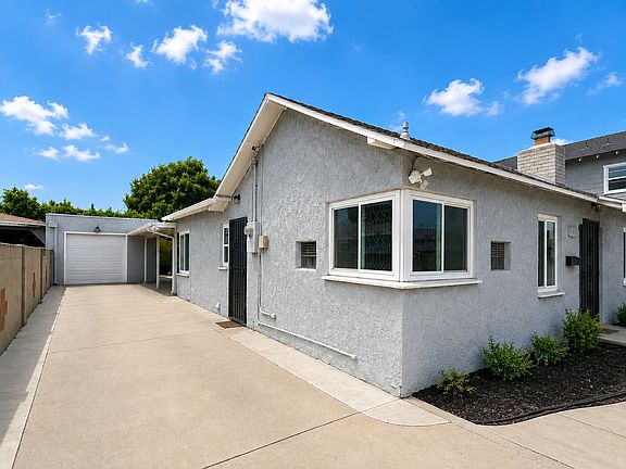 4th image of 445 1/2 E Alisal Way