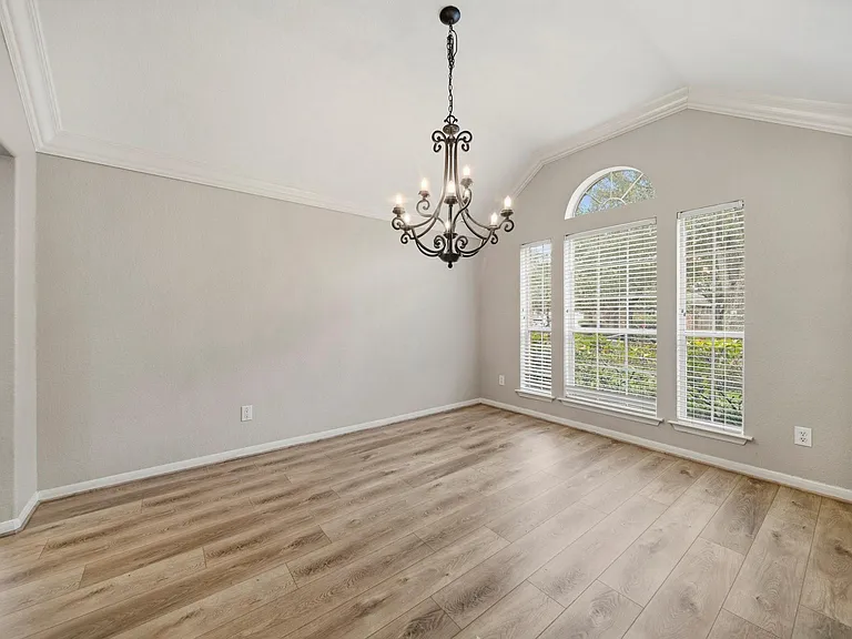 3907 Plum Hill Ln — Photo 4
