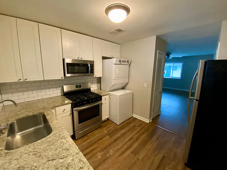 Oak Pointe Apartments — Photo 13