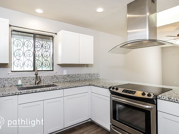 5th image of 3430 W Benjamin Holt Dr