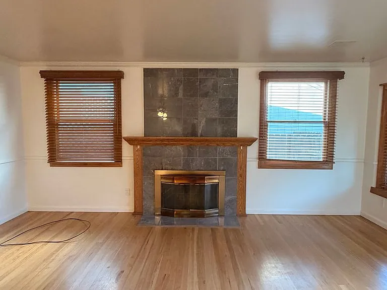 2055 Maryal Dr — Photo 2