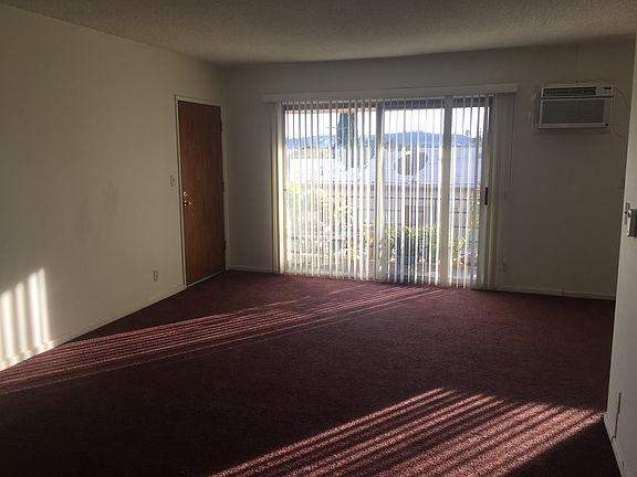 Living room (view toward Front Door)