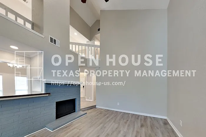 2111 Holly Hill Ln — Photo 3