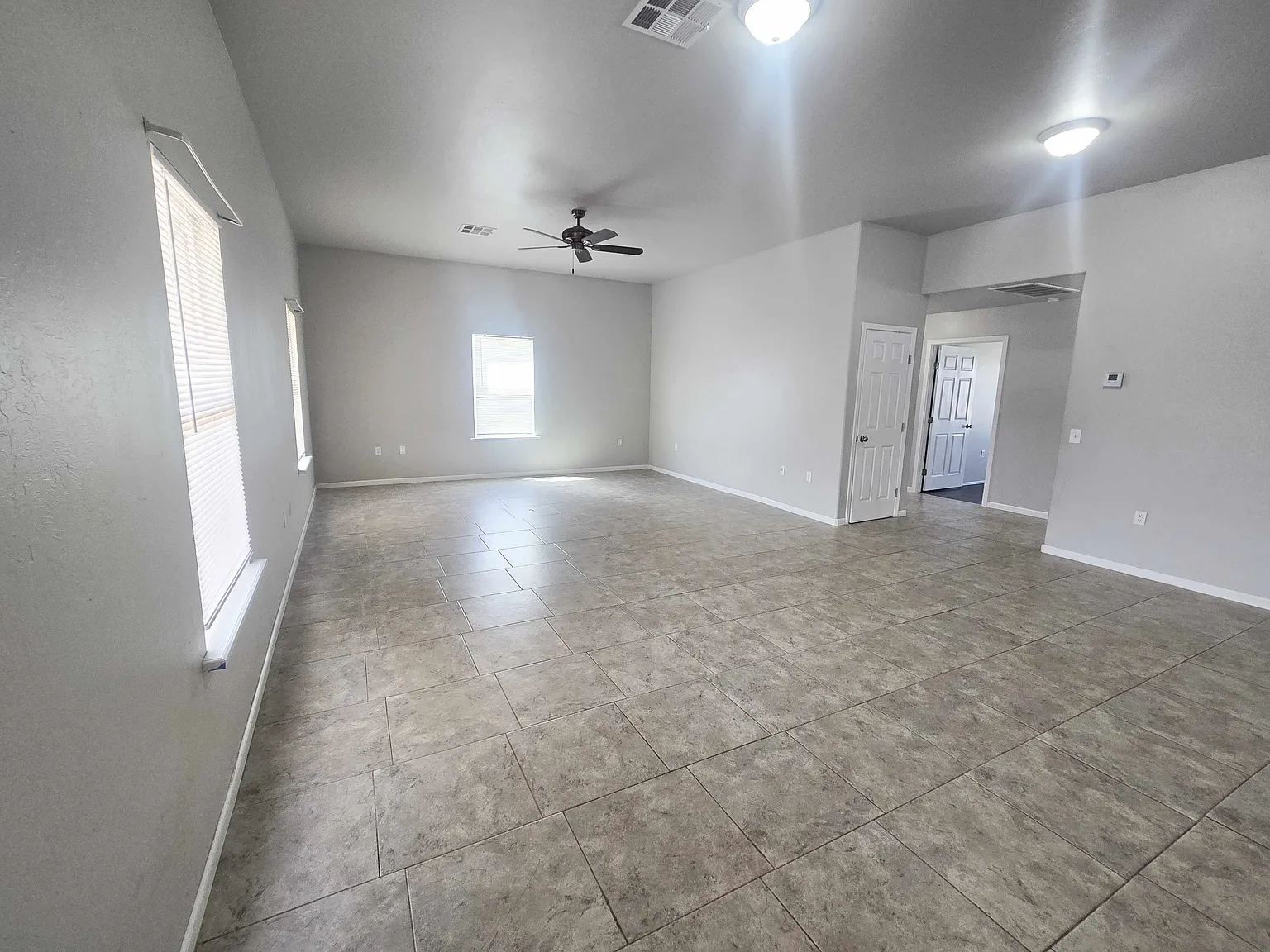 4 bed, 2.5 bath, 2200 sqft, $1,700 — Photo 2