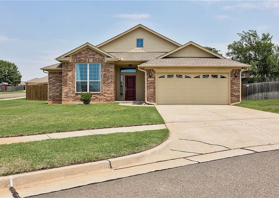 1st image of 708 Heather Wood Ct