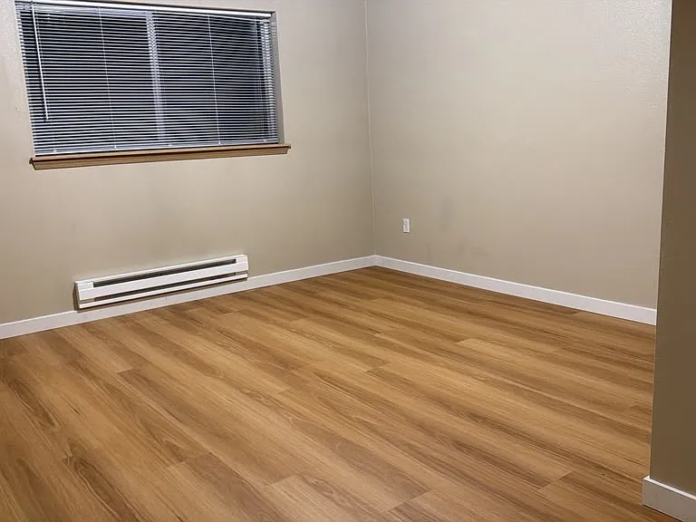 11915 Roseberg Ave S — Photo 10