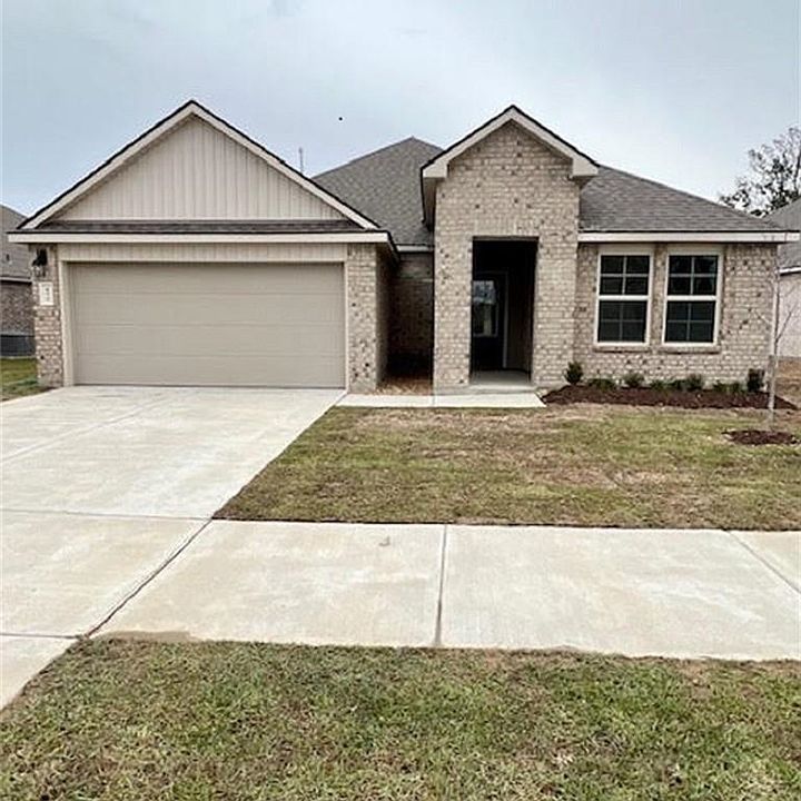 1st image of 852 Gold Finch Way
