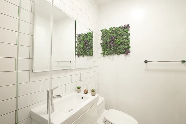 Sold by Compass | media 21