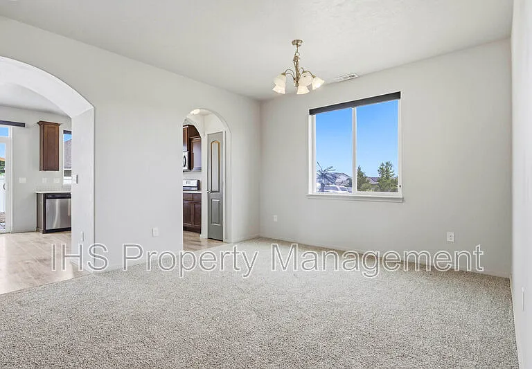 5814 Sidon Ln — Photo 12