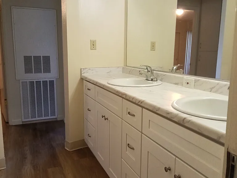 Chestnut Place — Photo 10