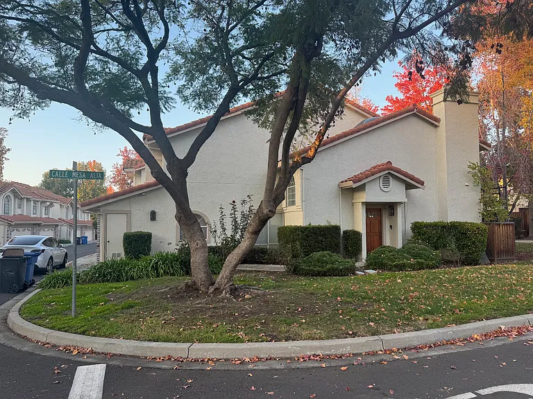 1258 Calle De Cuestanada — Photo 18
