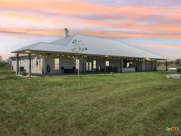 491 Dornburg Rd, Weesatche, TX 77993