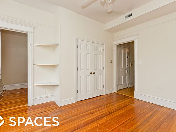 4th image of 2258 N Southport Ave #Unt2