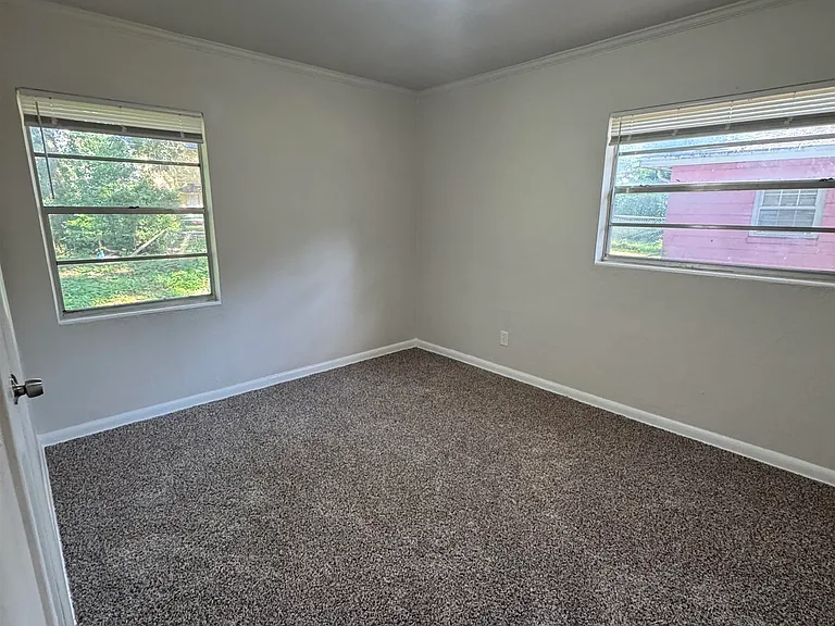 1204 Clay St — Photo 9