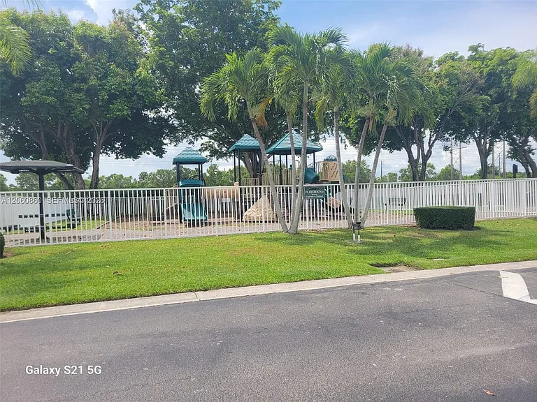 13242 SW 146th St — Photo 30
