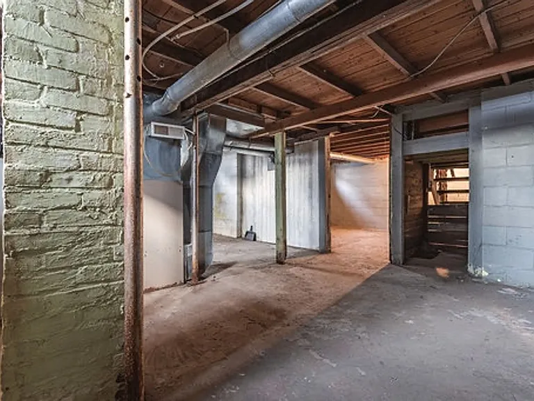 1815 Avon St — Photo 10